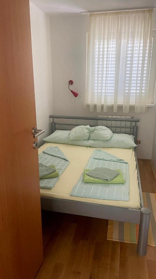 Apartment Adriana Povljana Bagian luar foto