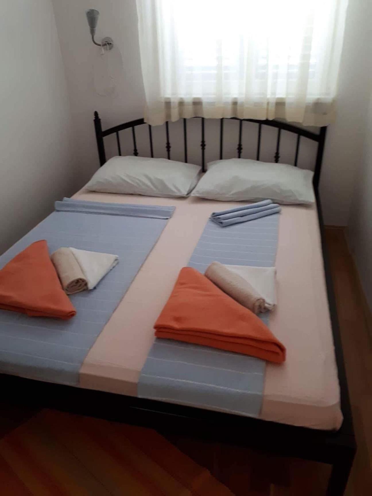 Apartment Adriana Povljana Bagian luar foto