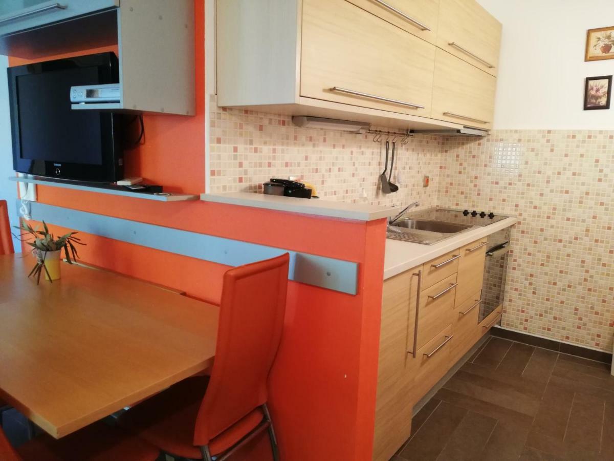Apartment Adriana Povljana Bagian luar foto